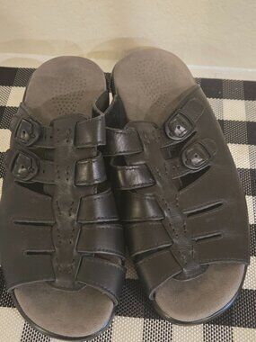 SAS SANDALS SIZE 8 wide